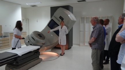 Durante visitao, convidados puderam conhecer a estrutura da Radioterapia