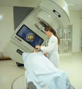 Radioterapia  usada por 70% dos pacientes com cncer.